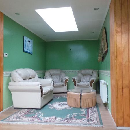 Hostal South Wind I Puerto Natales Ngoại thất bức ảnh